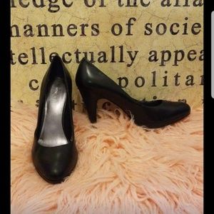 Black Nine West Pump